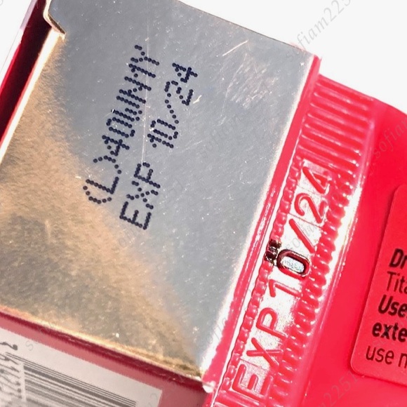 ♥️NEW!♥️Valentino Very Valentino 24 Hour Long Wear Liquid Foundation SEALED! - Picture 11 of 11